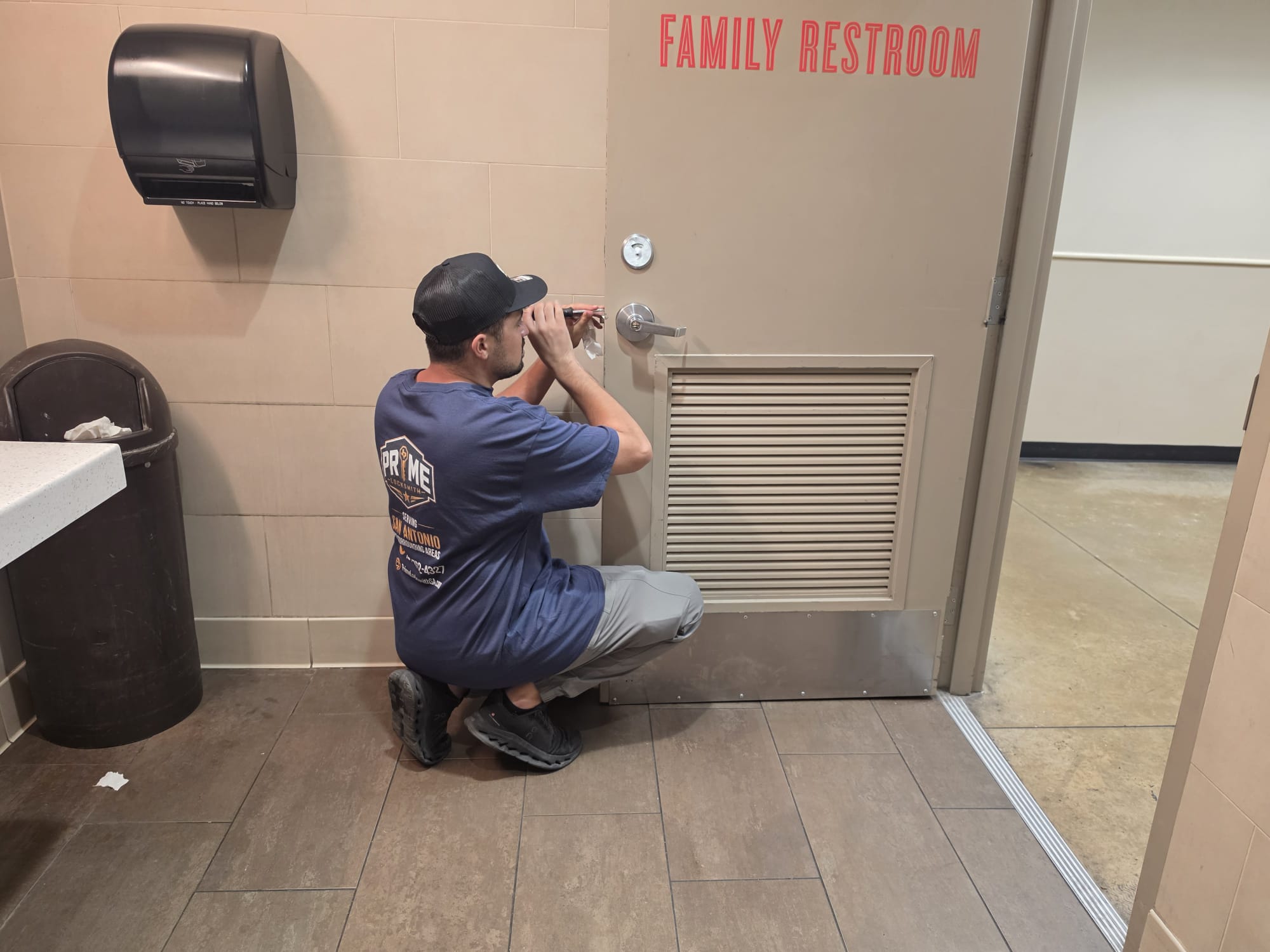 Commercial locksmith work in San Antonio