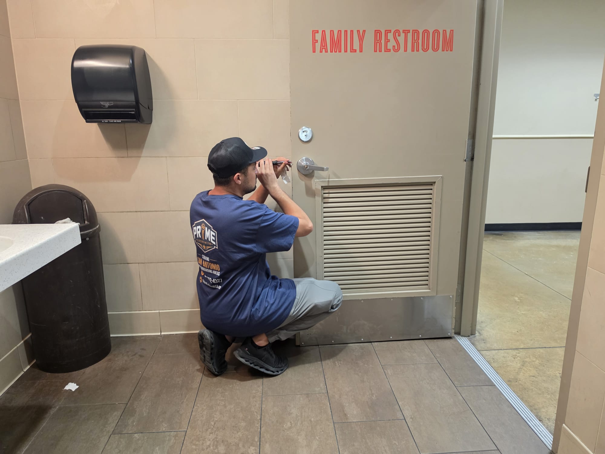 Commercial locksmith work in San Antonio