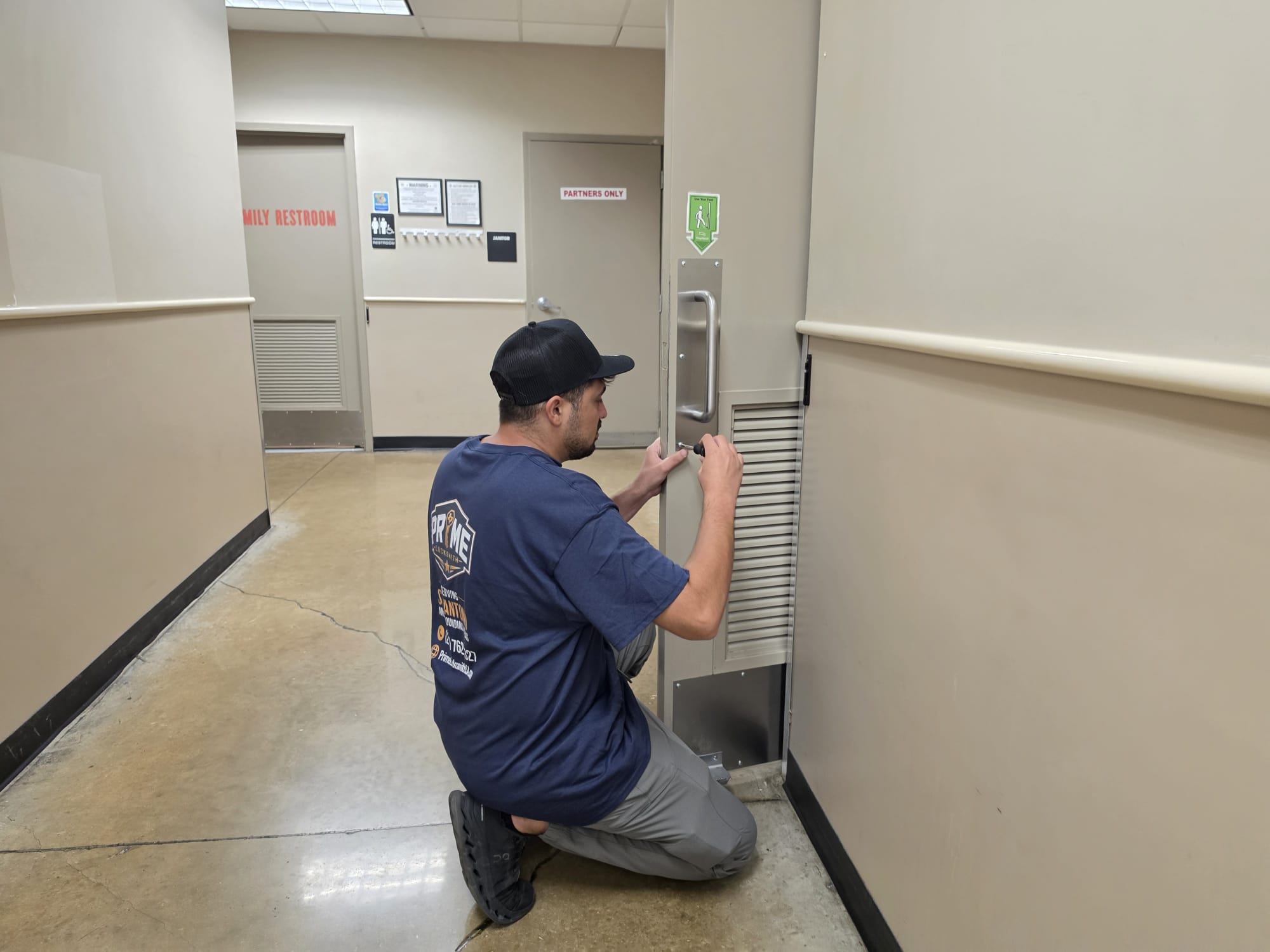 Commercial locksmith work in San Antonio