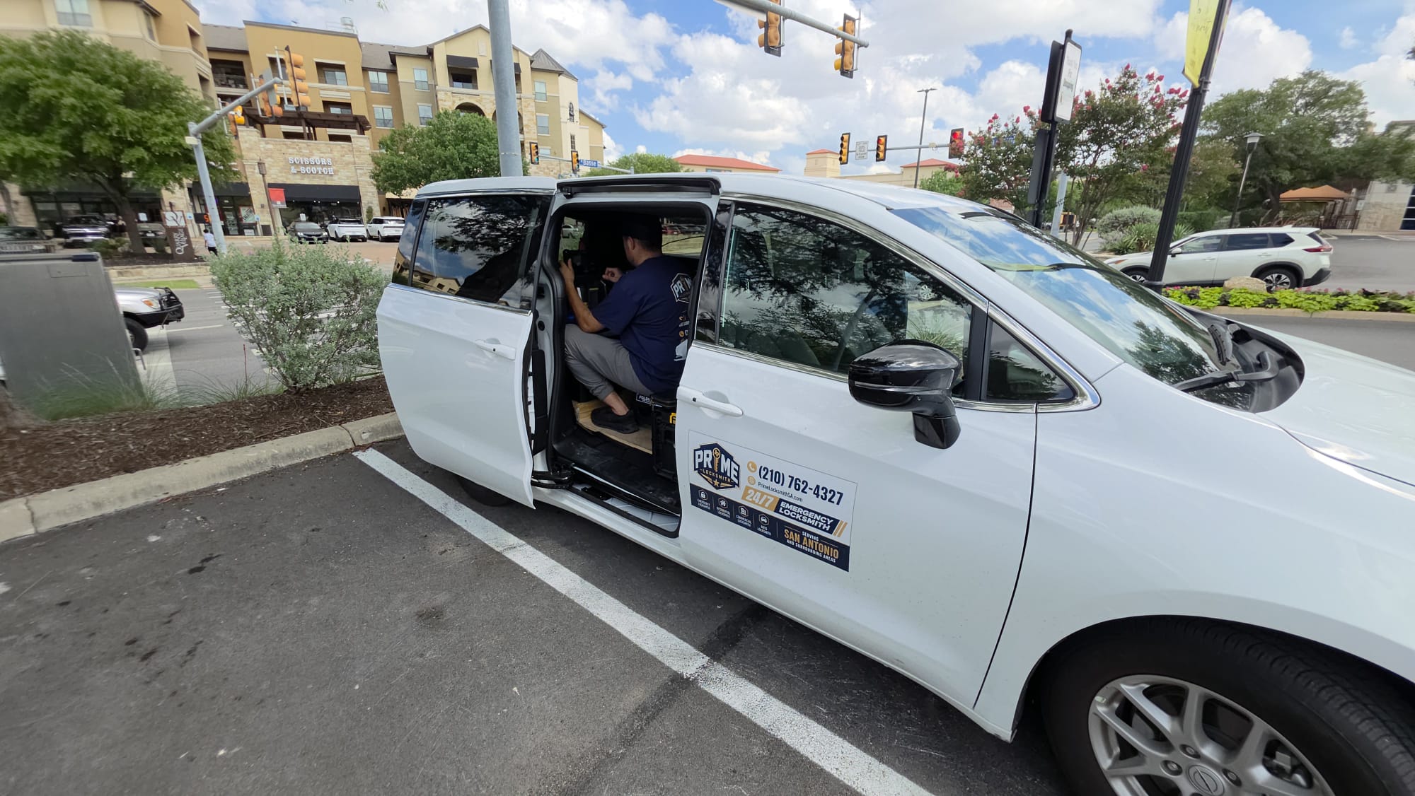 Emergency locksmith work in San Antonio